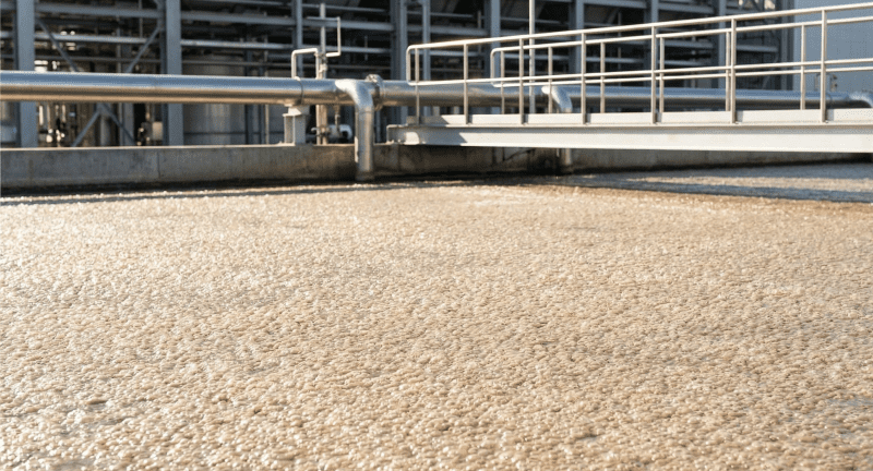 Sistem aerasi fine bubble diffuser bekerja optimal pada kolam aerasi IPAL